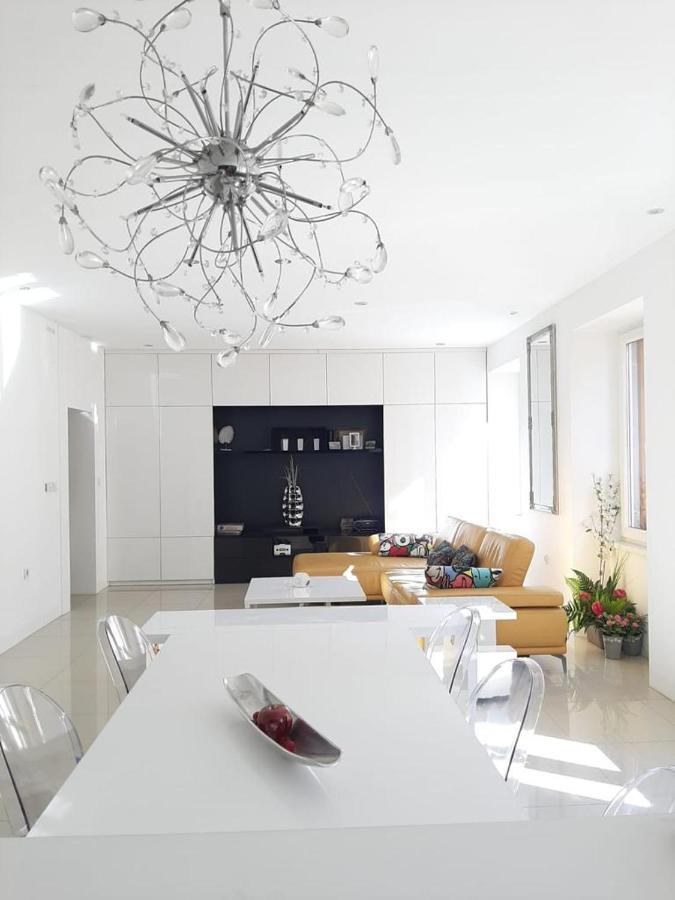 Apartment Lux Pula Exterior photo