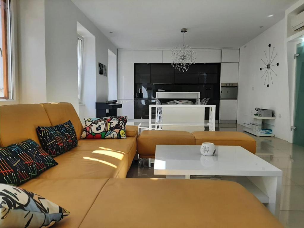 Apartment Lux Pula Exterior photo