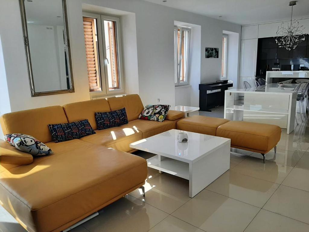Apartment Lux Pula Exterior photo