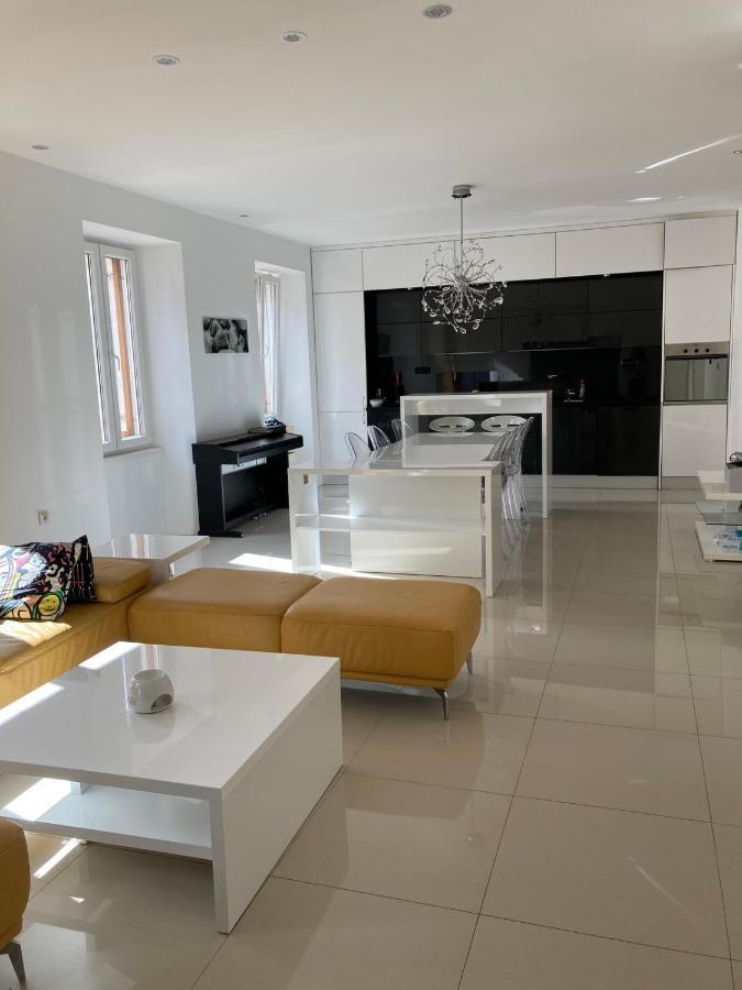 Apartment Lux Pula Exterior photo