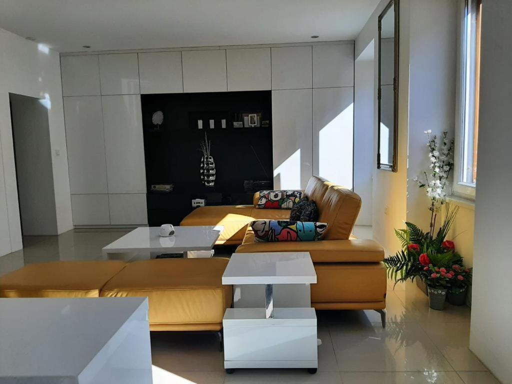 Apartment Lux Pula Exterior photo